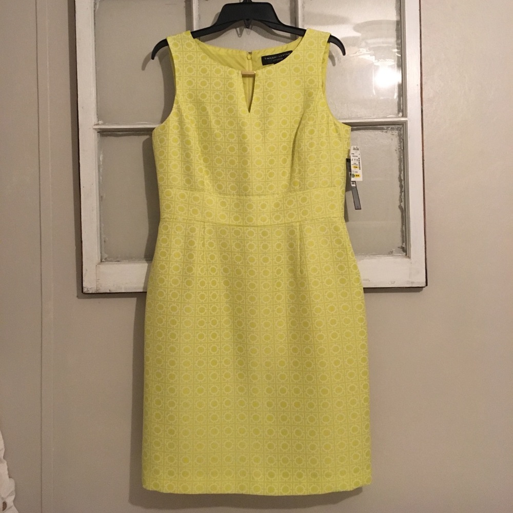 NWT Tahari Yellow-Green form fitting dress